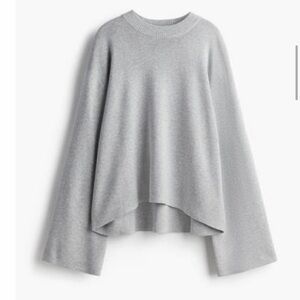 H&M Oversized Curved-Hem Sweater in Light Gray Melange sz M